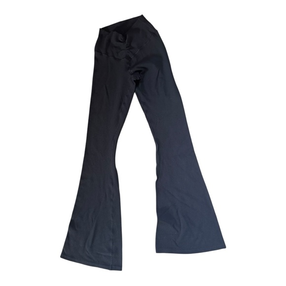 Offline Aerie flared crossover knit leggings size medium in  black - Picture 2 of 7